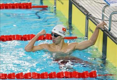 Niềm vui của VĐV Nguyễn Huy Hoàng (Việt Nam) giành HCV và phá kỷ lục SEA Games nội dung 400m bơi tự do nam với thành tích 3 phút 48 giây 06 tại SEA Games 31. Ảnh tư liệu