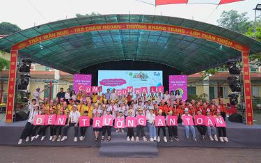 Chương trình Ngày hội An toàn giao thông - Dự án “Đến trường an toàn”, năm học 2023 - 2024 được tổ chức tại Trường Tiểu học Kim Đồng, thành phố Yên Bái do Ủy ban An toàn giao thông (ATGT) Quốc gia, Bộ Giáo dục và Đào tạo, Quỹ Phòng, chống thương vong châu Á (AIP), Công ty TNHH Bảo hiểm nhân thọ Prudential Việt Nam, Ban ATGT tỉnh Yên Bái phối hợp tổ chức