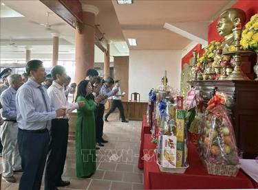 Lãnh đạo tỉnh Phú Yên dâng hương tưởng niệm Tổng Bí thư Trần Phú.