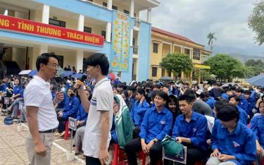 Yên Bái tăng cường phổ biến kiến thức pháp luật cho thanh niên.