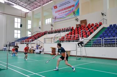 link m88 mới VĐV thi đấu cầu lông nội dung đơn nam.