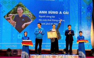 Sùng A Cải vinh dự nhận Giải thưởng tại Lễ vinh dm88 mới nhất hôm nàyh và trao Giải thưởng Tình nguyện quốc gia năm 2024.