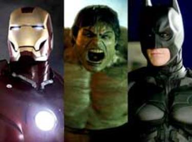 Các siêu anh hùng từ trái sang: người sắt (Iron Man), người khổng lồ (The Incredible Hulk) và người dơi (Hiệp sĩ bóng đêm)