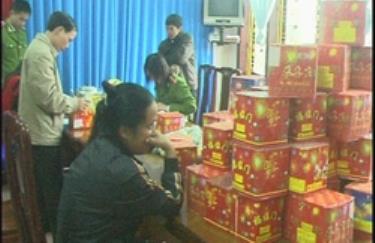 Một kẻ vận chuyển pháo bị bắt quả tang. 

