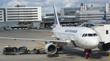 Máy bay của Air France tại sân bay Charles de Gaulle Paris.