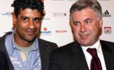 Rijkaard (trái) và Ancelotti là hai sự lựa chọn lý tưởng cho những mục tiêu lâu dài.