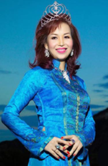 Hoa hậu Nguyễn Diệu Hoa đại diện cho Việt Nam trong cuộc thi Mrs World Pageant 2008 tại Nga.