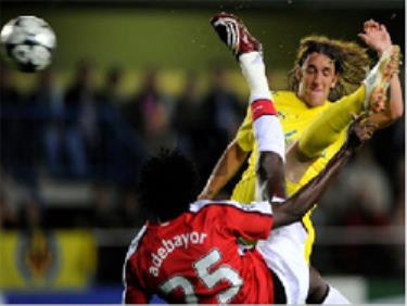 Emmanuel Adebayor (Villarreal 1-1 Arsenal)