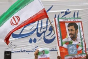 Chính phủ Iran tuyên bố đương kim Tổng thống Mahmoud Ahmadinejad đã giành chiến thắng với 62,63% số phiếu bầu.