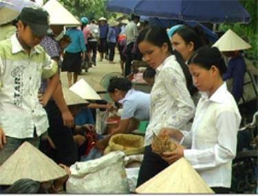 Giao thông đi lại thuận tiện, kinh tế phát triển, đời sống người dân được nâng lên cả vật chất lẫn tinh thần.