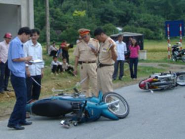 Hiện trường một vụ tai nạn tại xã Âu Lâu, thành phố Yên Bái.