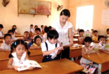 Giờ học môn tiếng Việt của học sinh lớp 1A, Trường tiểu học Nguyễn Viết Xuân.