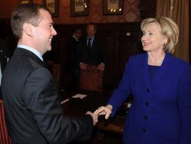 Tổng thống Nga Dmitry Medvedev tiếp Ngoại trưởng Mỹ Hillary Clinton tại Barvikha.