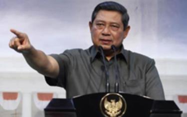 Tổng thống Susilo Bambang Yudhoyono tuyên bố sẽ sa thải những quan chức 