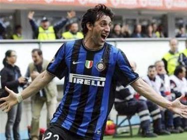 Milito tiếp tục nhả đạn trong màu áo Inter Milan.