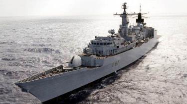 Chiến hạm HMS Chatham tham gia lực lượng chống cướp biển.