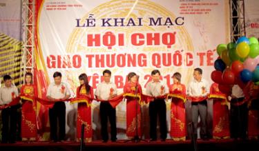 Tổng mức lưu chuyển hàng hóa bán lẻ và doanh thu dịch vụ xã hội năm 2010 của tỉnh đạt 5.358 tỷ đồng, tăng gấp 3 lần năm 2005.
