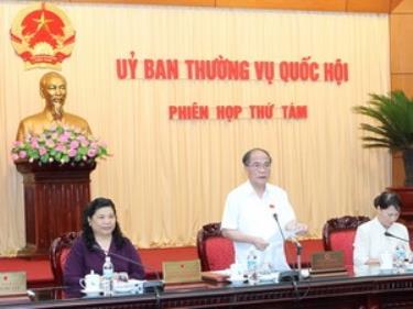 Chủ tịch Quốc hội Nguyễn Sinh Hùng chủ trì và phát biểu khai mạc Phiên họp thứ tám.