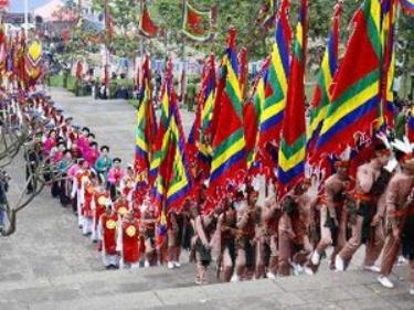 Đoàn dâng hương Giỗ tổ Hùng Vương 2012.