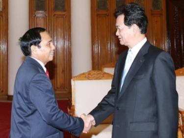Thủ tướng Nguyễn Tấn Dũng tiếp Chủ nhiệm Ủy ban kiểm tra Trung ương Đảng NDCM Lào Bounthong Chitmany.
