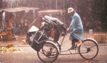 Theo dự báo, sáng nay (4/5), Bắc Bộ sẽ có mưa rào, có nơi mưa to, đề phòng lốc và mưa đá. 
