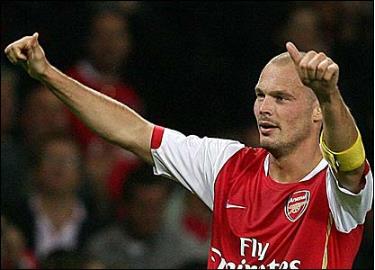 CĐV Arsenal tại Việt Nam sắp có cơ hội gặp gỡ Ljungberg.