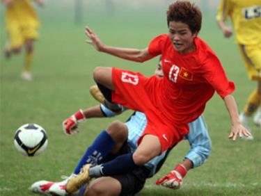 Nguyễn Thị Muôn được bầu là cầu thủ xuất sắc nhất trận với hat-trick vào lưới Bahrain
