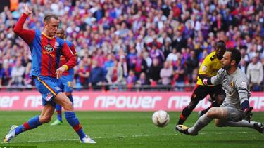 Crystal Palace lên hạng sau khi thắng Watford tại trận chung kết play-off.
