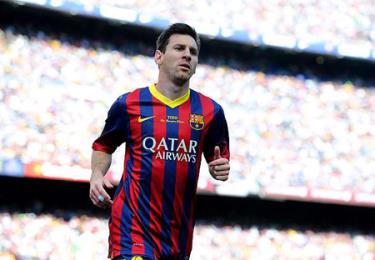 Messi trở thành cầu thủ lương cao nhất thế giới.