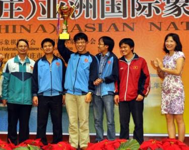 Đội tuyển cờ nhanh nam giành huy chương đồng.
