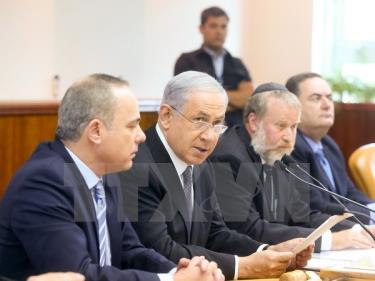 Thủ tướng Israel Benjamin Netanyahu (thứ hai, trái) tại phiên họp nội các hàng tuần ở Jerusalem ngày 10/5.