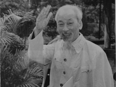 Chủ tịch Hồ Chí Minh - Anh hùng giải phóng dân tộc, Nhà văn hoá kiệt xuất của dân tộc Việt Nam, Danh nhân văn hoá thế giới.