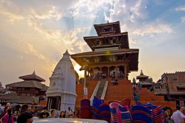 Quảng trường Durbar, một quần thể di tích với nhiều đền chùa được xây dựng vào giữa thế kỷ 12 và 18.