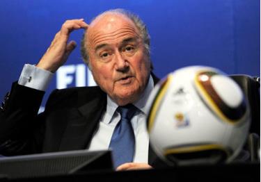 Chủ tịch Blatter đang chịu rất nhiều sức ép sau khi một số quan chức FIFA bị bắt vì tham nhũng.