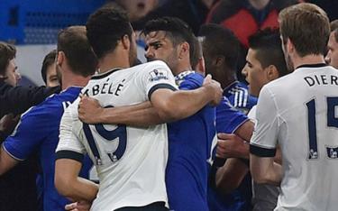 Trận đấu giữa Chelsea với Tottenham ở vòng 36 có tới 12 thẻ vàng được rút ra.