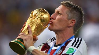 Bastian Schweinsteiger chấn thương nhưng vẫn được gọi lên ĐT Đức dự EURO.