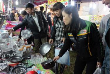 Thông qua việc tổ chức các hội chợ, triển lãm, người tiêu dùng có điều kiện tiếp cận với  hàng Việt có chất lượng, giá thành hợp lý.