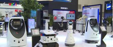 Các robot tại Hội nghị Trí tuệ nhân tạo thế giới lần thứ ba.