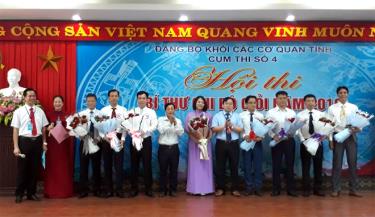 Các thí sinh tham dự Hội thi Bí thư chi bộ giỏi tại cụm thi số 4, Đảng bộ Khối các cơ quan tỉnh.