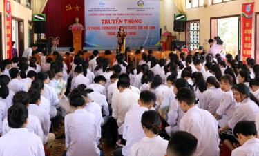 Quang cảnh buổi truyền thông.