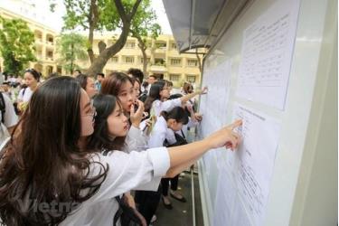 Thí sinh xem thông tin dự thi trong kỳ thi trung học phổ thông quốc gia. (Ảnh chỉ mang tính minh họa)