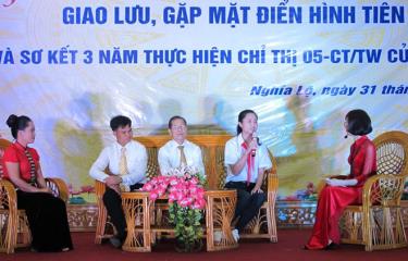 Thị ủy Nghĩa Lộ giao lưu gặp mặt các điển hình tiên tiến nhân dịp sơ kết 3 năm thực hiện Chỉ thị 05.