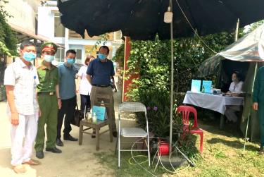 Huyện Yên Bình đã khởi động lại 2 chốt kiểm dịch, 26 đội phản ứng nhanh và 177 tổ tự quản ở khu dân cư.