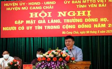 Đồng chí Giàng A Tông phát biểu tại Hội nghị.