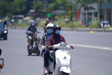 Bắc Bộ và Trung Bộ nắng nóng gay gắt diện rộng.