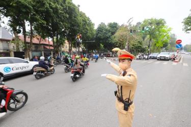 Cục Cảnh sát giao thông đã đưa ra 9 phương án phân luồng khi có tình trạng ùn tắc giao thông tại các tuyến cửa ngõ ra, vào TP Hà Nội.