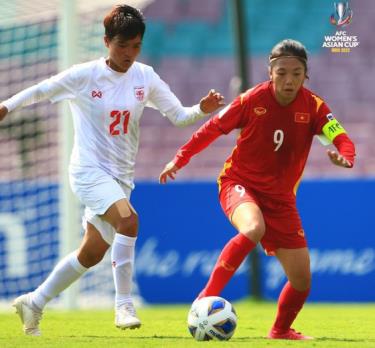 Cuộc so tài giữa hai đội nữ Việt Nam và Myanmar tại vòng chung kết Asian Cup nữ 2022.