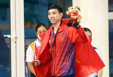 Kình ngư Nguyễn Huy Hoàng - niềm hy vọng tại ASIAD và Olympic - cho thấy phong độ cao tại SEA Games 31.