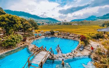 Suối khoáng nước nóng ở Trạm Tấu, điểm đến của nhiều du khách trong và ngoài tỉnh Yên Bái.