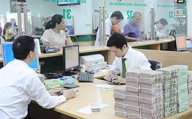 Chính phủ tiếp tục đẩy mạnh cải cách hành chính, trọng tâm là nâng cao chất lượng đội ngũ cán bộ, công chức, viên chức.